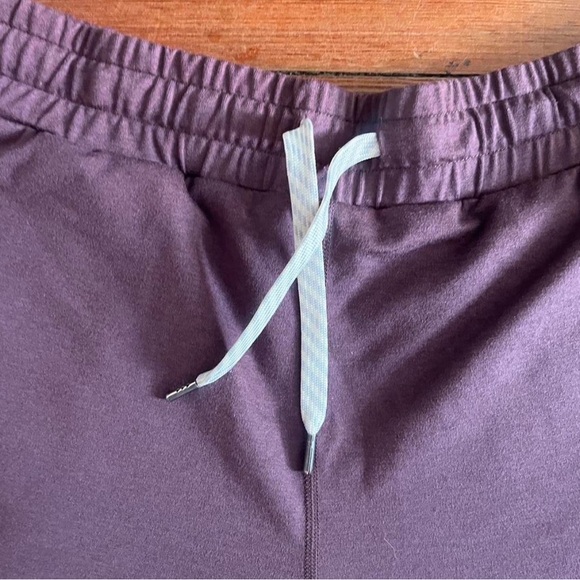 Vuori Pants - Vuori Plum Halo Performance Joggers